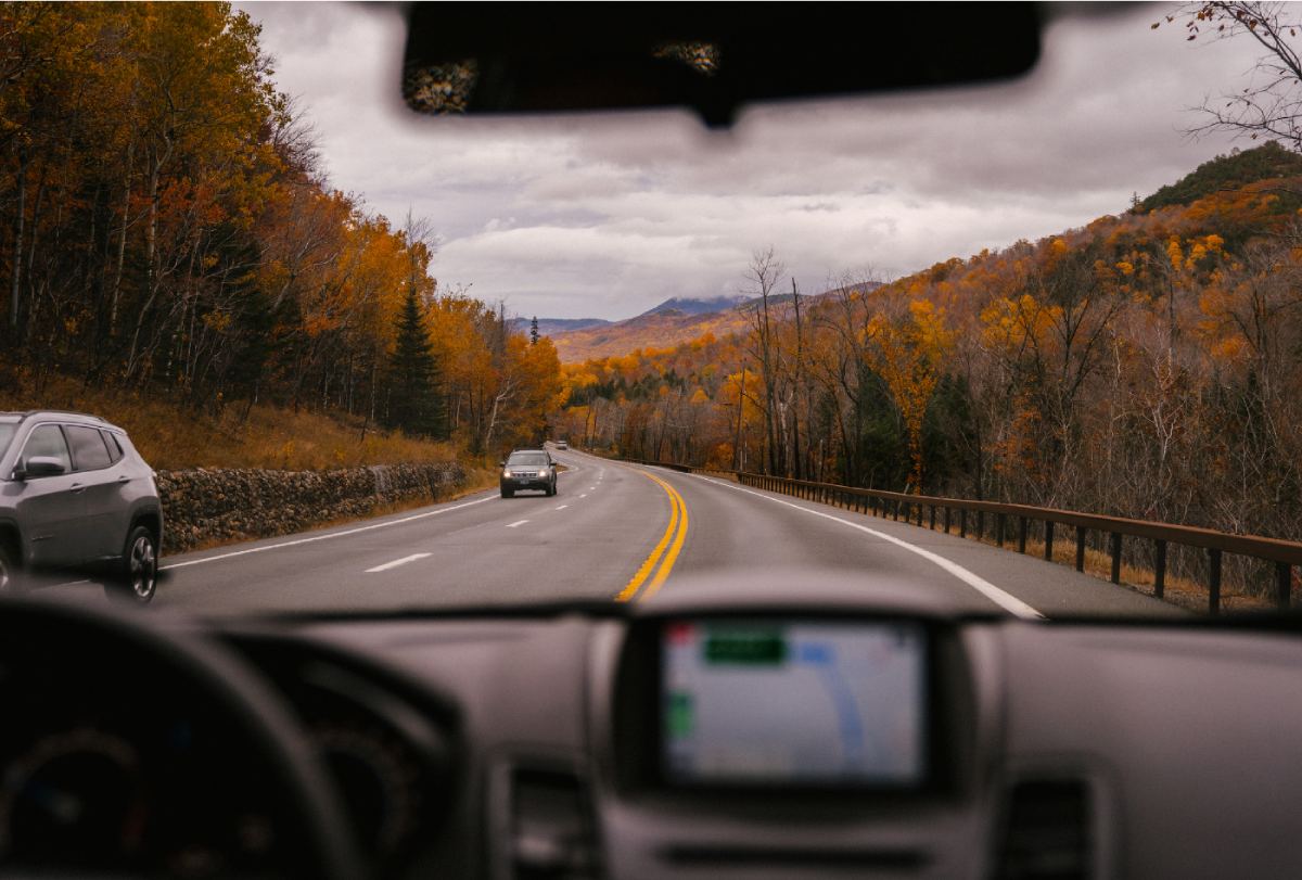 5 recomendaciones para conducir en otoño: cómo manejar con seguridad y sin sorpresas