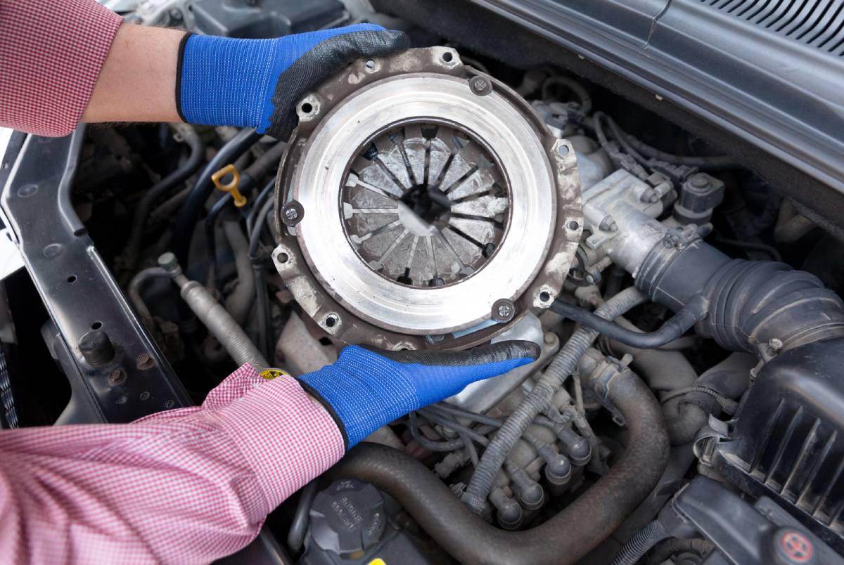 Consejos para cuidar el embrague de tu auto, qué es y cómo prolongar su vida útil