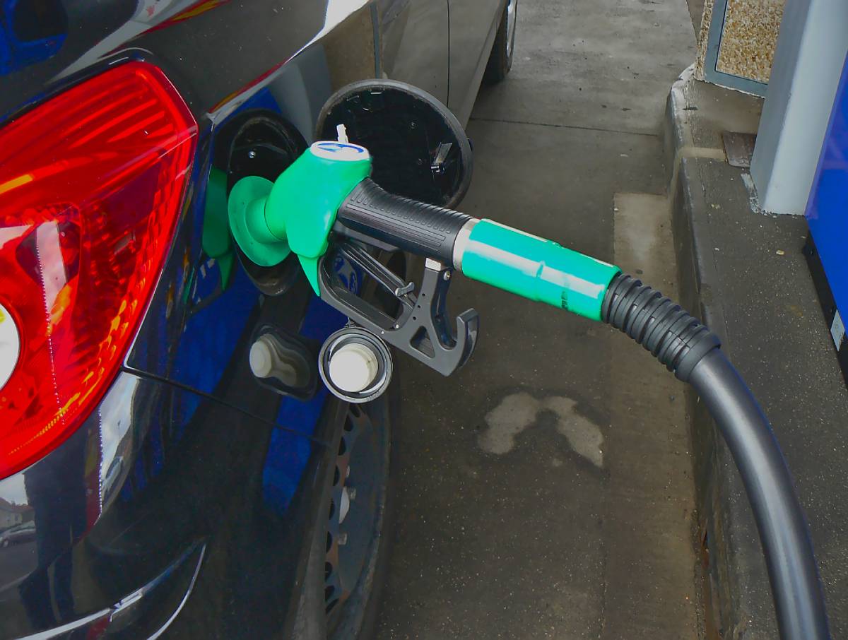 ¿Nafta Súper o Premium? El test para saber qué necesita tu auto sin pagar de más